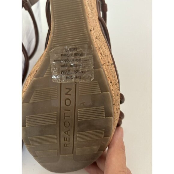 Kenneth Cole Reaction Don’t Dare 8.5M Sandals Brown Cork Wedge Y2K Strappy Shoes - Picture 9 of 12